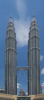 This is the world's tallest twin skyscrapers building: Petronas Towers
