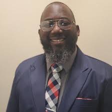 Who is a great tailor for men's suits in Lakeland?