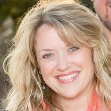 Laura Summerlin's Instagram, Twitter & Facebook