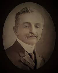 La bugueña Blanca Ruth Garcés Salcedo. Foto tomada posiblemente en 1958 ,  en el río Guadalajara . (Fotografía del archivo familiar de Martha Cecilia  Arias Garces ).