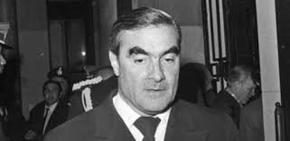 En concreto, hill recibió al almirante golpista emilio eduardo massera, uno de los líderes de la junta militar de videla. Fallece Emilio Massera Miembro De La Junta Militar De La Dictadura Argentina