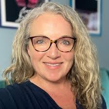 Courtney Peck's Instagram, Twitter & Facebook