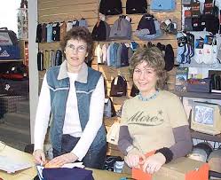 Kunden bedienen und Caramel-Flan zubereiten