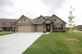 Simmons Homes Whitehall Premier 07 08 Brick Boral Burlington Antique Accent Brick Lib Exterior Paint Colors For House Luxury House Plans House Exterior