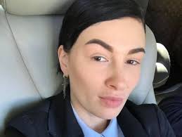 Сексуальна жінка". 63-річна Мадонна знялася з розставленими ногами і рачки