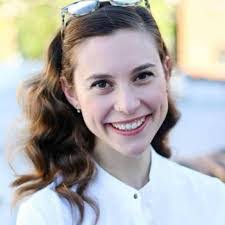 Elisa Meyer's Instagram, Twitter & Facebook