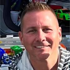 Brian Weigert's Instagram, Twitter & Facebook