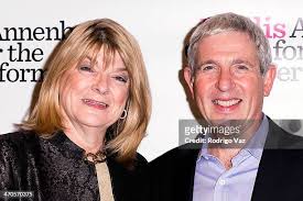 52 Wallis Annenberg Lou Moore Photos & High Res Pictures