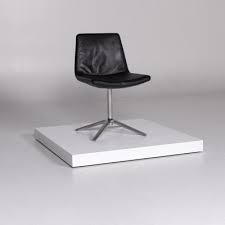 The stainless steel metal base is. Modern Black Leather Swiss Air Lounge Chair From B B Italia Bei Pamono Kaufen