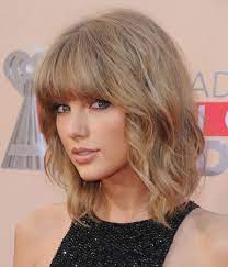 Taylor Swift S Mullet Lob At The Iheartradio Music Awards Taylor Swift Short Hair Taylor Swift Hair Hairstyle