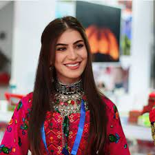 WHEN FASHION MEETS CULTURE - Ayeda Shadab — Out and About Mag
