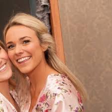 Sara Griffis (@saragrifff)