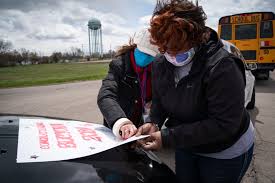 Beecher High seniors celebrated by teacher parade