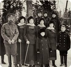 Ghosts Of The Ipatiev House The Imperial Family With The Children Of Grand Duchess Xenia Sister Of The Czar Ar Avec Images Tsar Nicolas Ii Tsar Nicolas Russie Imperiale
