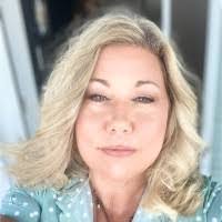 Lisa Sears's Instagram, Twitter & Facebook