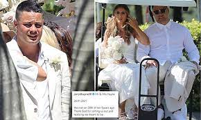 Jarryd hayne is a 33 year old fijian rugby league player born on 15th february, 1988 in sydney. Jarryd Hayne Thanks God For His New Wife Following Secret Central Coast Wedding Daily Mail Online