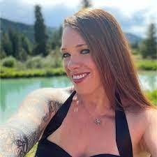 Shauna Fetterman's Instagram, Twitter & Facebook