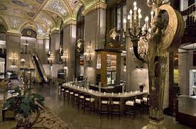 11 Of The Best Historic Hotels In America Chicago Hotels Art Deco Hotel Palmer House