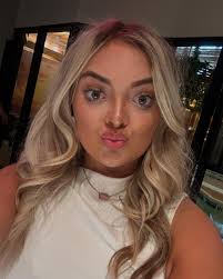 October vibes 🍂🎃🕸️🧡