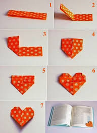 Fete Des Meres Un Marque Page En Forme De Coeur Fait En Origami Les Bonnes Idees Loisirs Creatifs Origami Coeur Origami Facile Pliage Origami