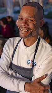 🎭 Hell's Kitchen Eats Pittsburgh Soul Food 🍗 Join the cast of  @hellskitchenbway, Gigi Lewis (@thegigilewis/Tiny) and Marley Soleil  (@marleysoleil/Jessica), as they sit down to try @carmisoulfood with Owner  Carleen King. They