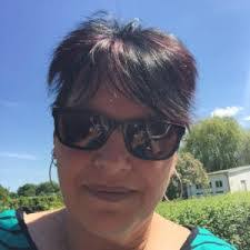 Angela Knuth's Instagram, Twitter & Facebook