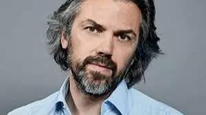 Aymeric Caron projette un film sur les atrocités à Gaza dans une ambiance  tendue à l'Assemblée