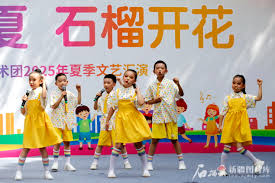 石榴云艺术团800余名少年儿童‌秀才艺-天山网- 新疆新闻门户