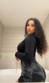 Siarly Mami on X: Carita de ángel t.co6S4QbOqo03  X