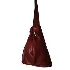 Élégant avec ses garnitures cuir et ses coloris de saison, il se plie pour se ranger très facilement ou se glisser dans un autre sac. Sac A Dos Longchamp Rouge 8878282