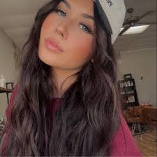 Farm location for wedding photos in Elmwood?