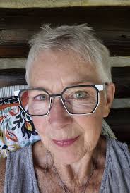 How do you deal with pastel powder and dust?