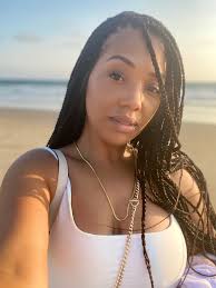 Shantel Hampton's Instagram, Twitter & Facebook