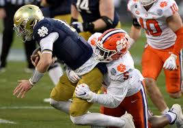 Notre dame fighting irish leaders. Prominent College Football Analysts Still Think Notre Dame Will Make Playoffs Uhnd Com