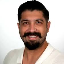 AWESOME speakers in Seller Week. There will be a ton of knowledge/updates  dropped. Highly recommend registering and taking the time to continue to  level up. If you can't make it -- have