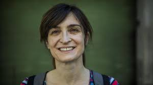 Sandra Comas: “Cuando hablamos de nosotros, seleccionamos la realidad”