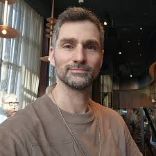 פיקאסו אמר שכל ילד הוא אמן, הבעיה היא להישאר אמן כשהוא גדל. אז איך אפשר  להימנע מטעויות נפוצות כשהאמן הצעיר מראה לנו יצירת אמנות?