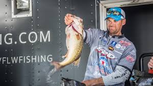 Catch tons of fish on one senko light weight allows bait to fall naturally. Castledine Drops 27 In Comeback Major League Fishing