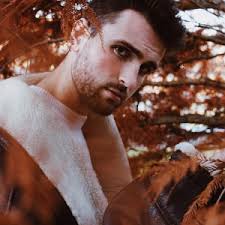 Other versions of this composition. Duncan Laurence