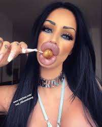 Real silicone bunny : rboltedonlips