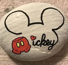 Yellow Background White Heart In 2021 Rock Painting Designs Painted Rocks Rock Painting Art