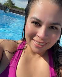 Daisy Vela's Instagram, Twitter & Facebook