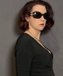 Student-led theater club gift ideas for 25 students