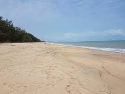 Tok bali is a small fishing village on the east coast of the peninsula malaysia. Pantai Bisikan Bayu Percutian Bajet