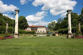 Nestled on the grounds of the cuneo mansion & gardens, the residences' new construction located on the grounds of the historic cuneo mansion & gardens. Loyola At Cuneo Mansion And Gardens Museums Entertainment Events Wedding Rentals Schools Colleges Education Glmv Chamber Of Commerce Il