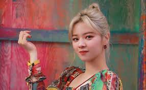 Maybe you would like to learn more about one of these? Twice S Jeongyeon Reveals Neck Injury Explains Lack Of Fancams Sbs Popasia