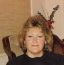 Cafeteria Noodles Ingredients: 12 oz egg noodles 4 tbsp butter 1 can (10.5  oz) condensed cream of chicken soup 2 cups chicken broth 1/2 tsp garlic  powder 1/2 tsp onion powder 1/2