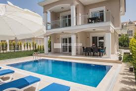 Teras life sitesinde 3+1 çatı dubleks, 2 banyolu, kiler ve çamaşır odası olan, ful +ful eşyalı. Fethiye Kiralik Villa Cesitlerimizden Villa Polat Koca Calis Plajina 5 Dakikalik Surus Mesafesinde Olan Villamizin Insaati Yeni Tamam Villa Home Fashion Mimari