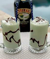 Boozy Mint Chocolate Chip Milkshakes The Cookin Chicks Recipe Mint Chocolate Chip Milkshake Mint Chocolate Chips Mint Chocolate