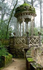 Beaux Endroits Pavillon Du Jardin En Quinta Da Regaleira Palace Sintra Portugal Photo Par Junoknight Via Devianta Abandoned Places Garden Pavilion Places